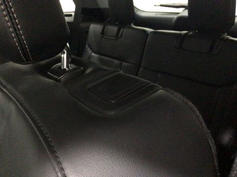 Used 2022 Ford Explorer XLT w/ Equipment Group 202A image 18