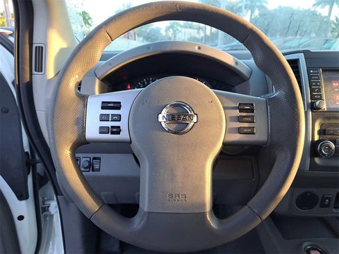 Certified 2021 Nissan Frontier SV image 17