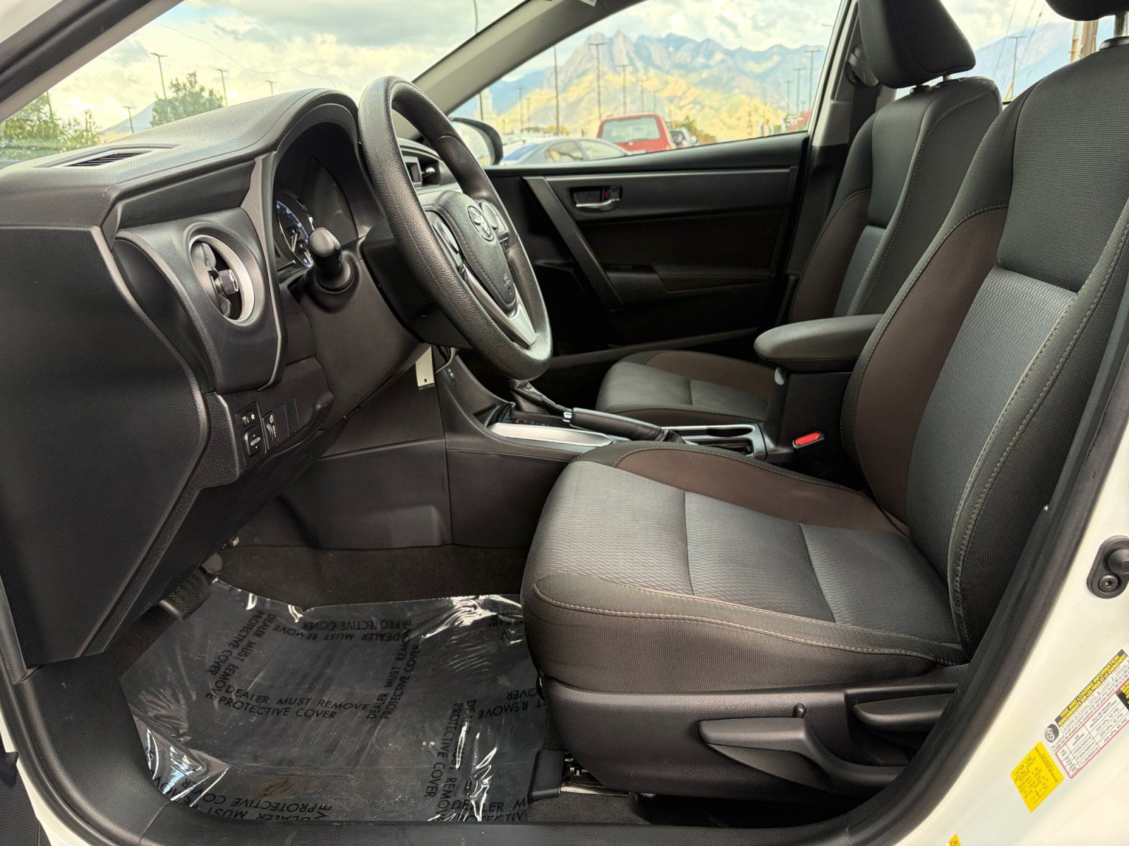Used 2019 Toyota Corolla LE FWD image 11