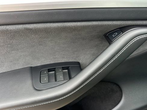 Used 2023 Tesla Model Y Long Range image 10