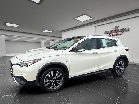Used 2019 INFINITI QX30 Premium w/ Navigation Package image 10