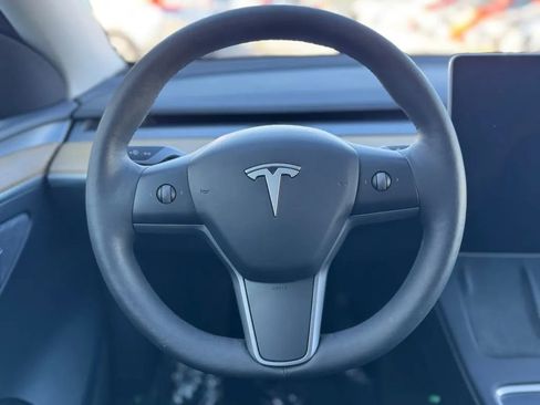 Used 2023 Tesla Model Y Long Range image 21