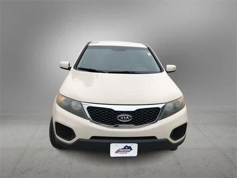 Used 2011 Kia Sorento LX image 9