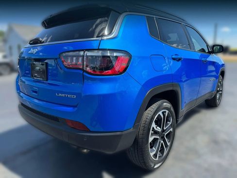 Used 2022 Jeep Compass Limited image 3