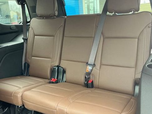 Used 2025 Chevrolet Tahoe High Country image 13