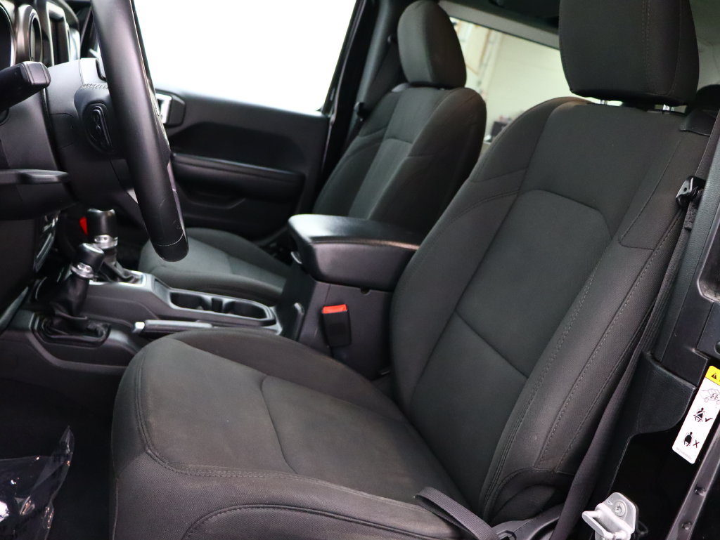 Used 2020 Jeep Wrangler Sport AWD/4WD image 12