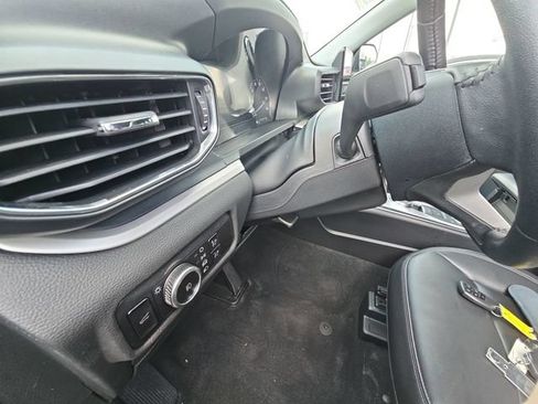 Used 2024 Ford Explorer XLT w/ Equipment Group 202A AWD/4WD image 11