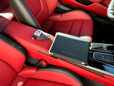 Certified 2025 Porsche 911 Carrera image 16