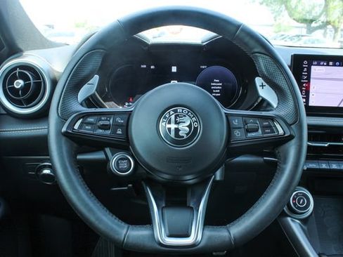 Used 2025 Alfa Romeo Tonale w/ Premium Package AWD/4WD image 24
