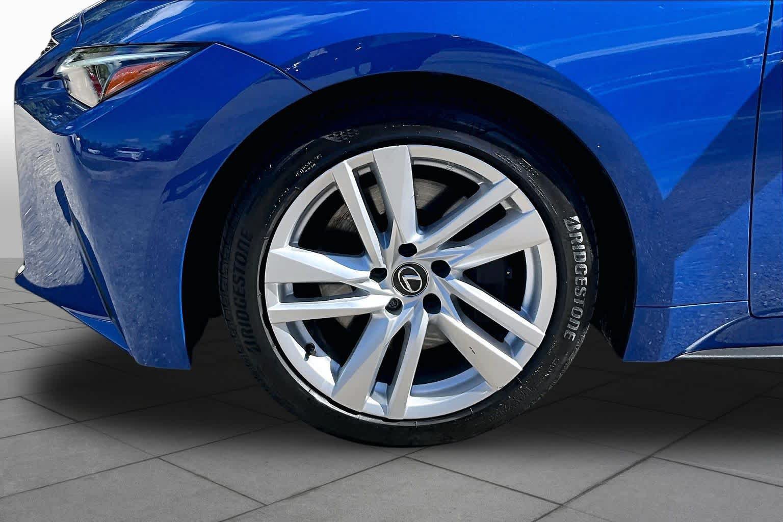Used 2023 Lexus IS 300 w/ Comfort Package RWD image 11