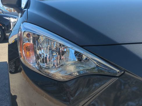 Used 2020 Toyota Yaris LE image 18