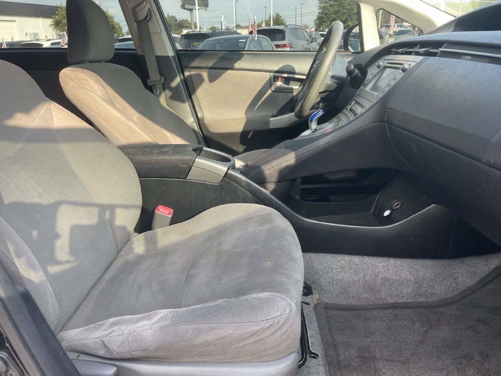 Used 2013 Toyota Prius Two FWD image 7