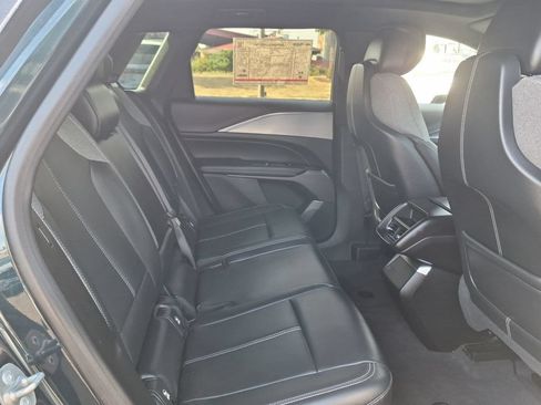 Used 2024 Cadillac Lyriq Tech AWD/4WD image 29