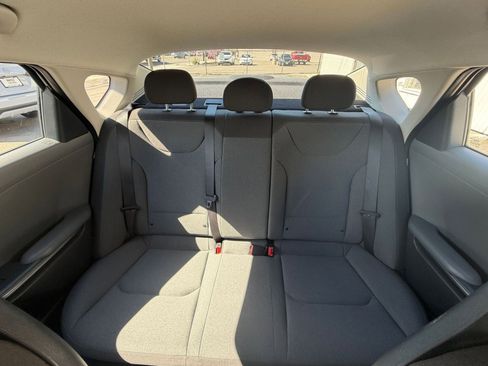 Used 2025 Kia K4 LXS image 37