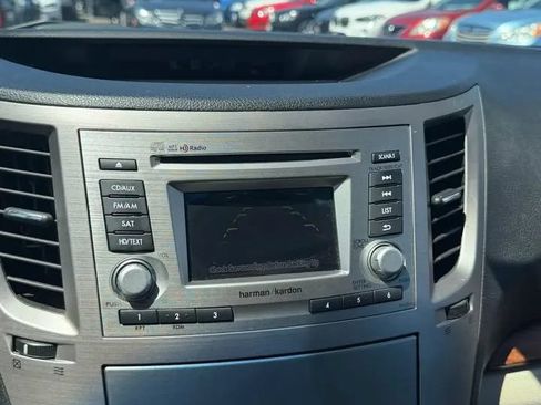 Used 2013 Subaru Outback 2.5i Limited w/ Moonroof Pkg AWD/4WD image 11