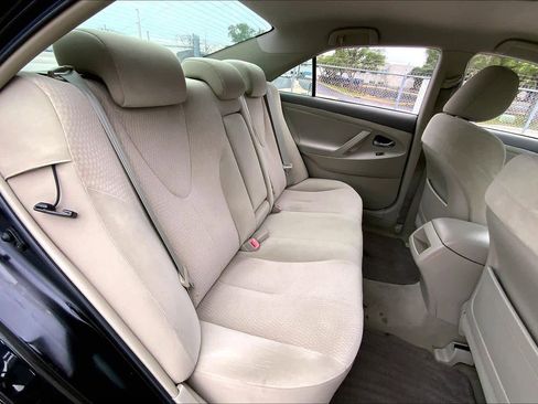 Used 2011 Toyota Camry LE FWD image 18