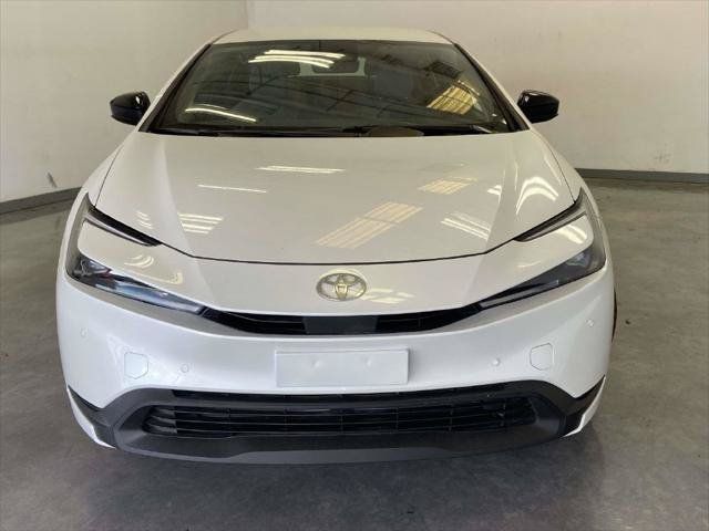 Certified 2025 Toyota Prius LE FWD image 8