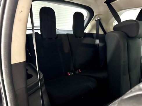 Used 2016 Mitsubishi Outlander SE image 27