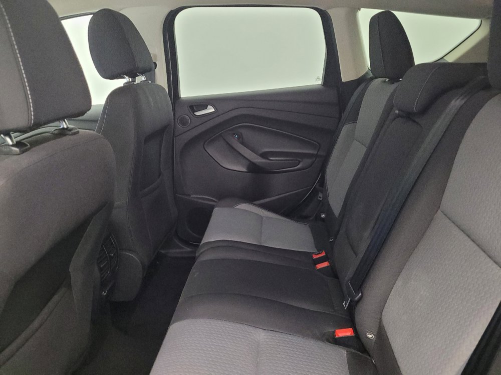 Used 2017 Ford Escape SE w/ Equipment Group 201A FWD image 18