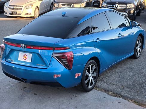 Used 2018 Toyota Mirai FWD image 11