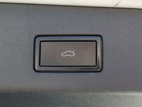 Certified 2022 Volkswagen ID.4 Pro S image 10