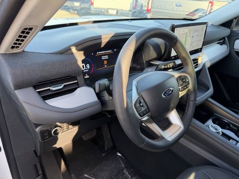 New 2026 Ford Explorer Active w/ Active Comfort Package RWD image 28