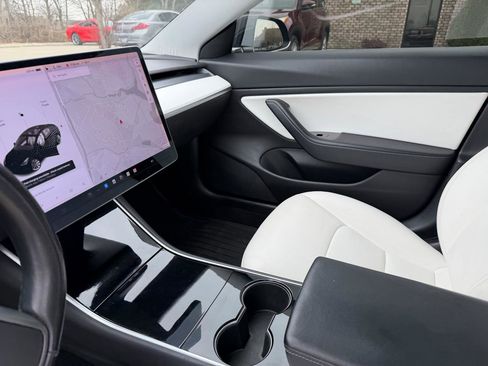 Used 2018 Tesla Model 3 Long Range image 10