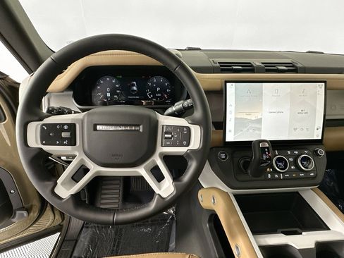 Used 2026 Land Rover Defender 110 X-Dynamic SE AWD/4WD image 11
