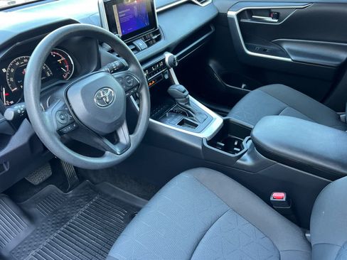Used 2025 Toyota RAV4 XLE FWD image 11