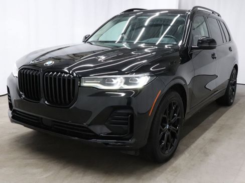 Used 2022 BMW X7 xDrive40i w/ Premium Package AWD/4WD image 3