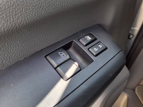 Used 2013 Nissan NV 3500 SL w/ Technology Pkg RWD image 15