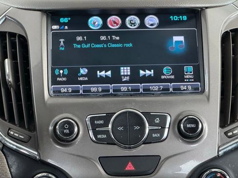 Used 2017 Chevrolet Cruze LT w/ Sun And Sound Package image 27