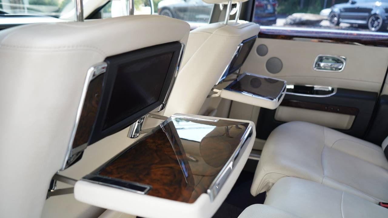 Used 2011 Rolls-Royce Ghost RWD image 77