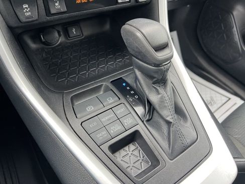 Used 2022 Toyota RAV4 XLE w/ Convenience Package image 14