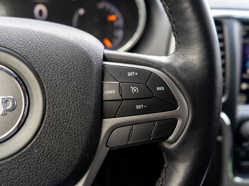 Used 2018 Jeep Grand Cherokee Limited w/ Luxury Group II image 25