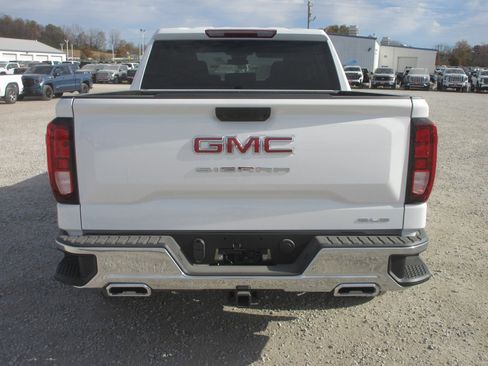 New 2026 GMC Sierra 1500 SLE image 6
