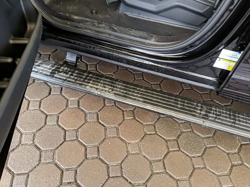 Used 2025 Ford Expedition Max Platinum image 13