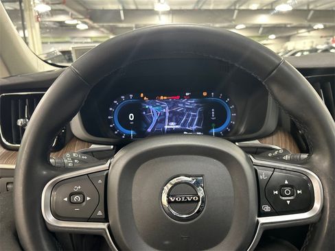 Certified 2022 Volvo XC60 B5 Momentum w/ Climate Package image 12