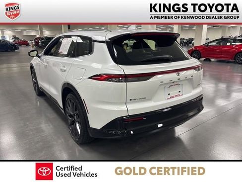 Certified 2025 Toyota Crown Signia image 6