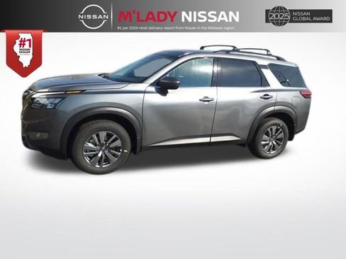 New 2025 Nissan Pathfinder SV image 4