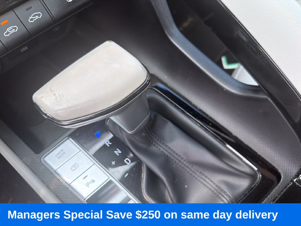 Used 2024 Hyundai Elantra Limited FWD image 21