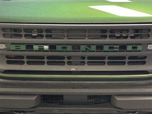 Used 2023 Ford Bronco Base image 7