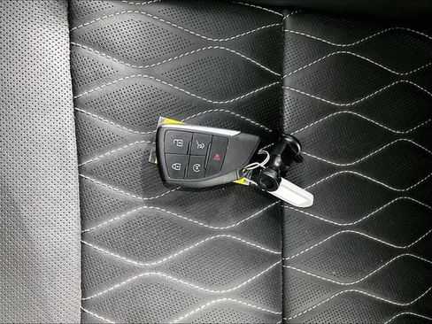 Used 2023 Buick Envision Avenir AWD/4WD image 10