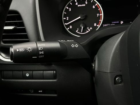 Used 2025 Nissan Rogue SV image 35