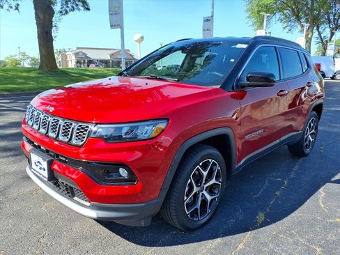 Used 2025 Jeep Compass Limited AWD/4WD image 3