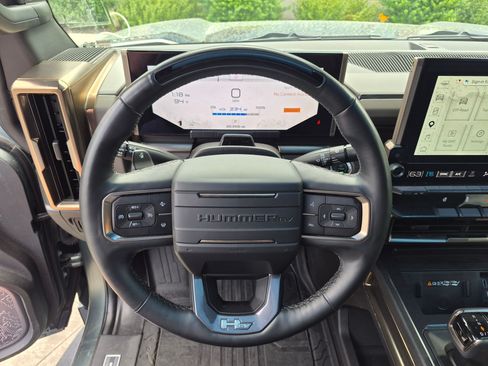 Used 2024 GMC Hummer EV 3X AWD/4WD image 18
