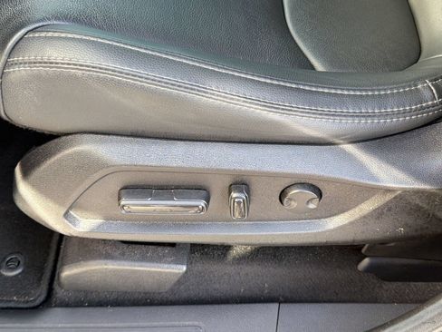 Used 2025 Honda Pilot Touring image 15