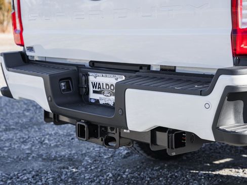 New 2026 Ford F350 Lariat w/ Black Appearance Package image 8