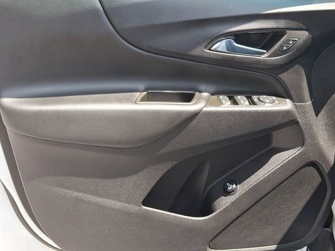 Used 2023 Chevrolet Equinox LT FWD image 13