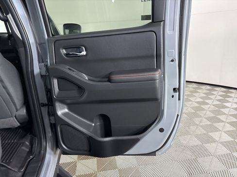 Used 2023 Nissan Frontier PRO-4X w/ Technology Package image 23